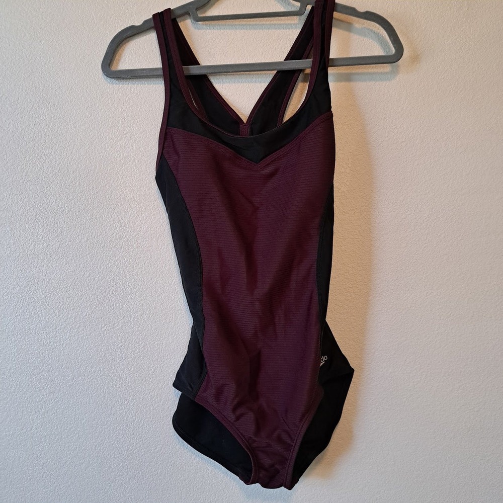 Speedo Womens One Piece Swimsuit Burgundy Black Colorblock Ribbed Racerback